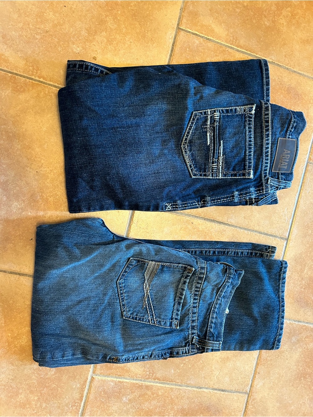 Bundle of 2 Ariat men 34x30 jeans